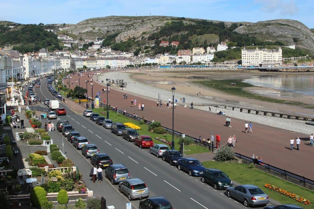 Stratford House Exclusively For Adults Hotel Llandudno Bagian luar foto