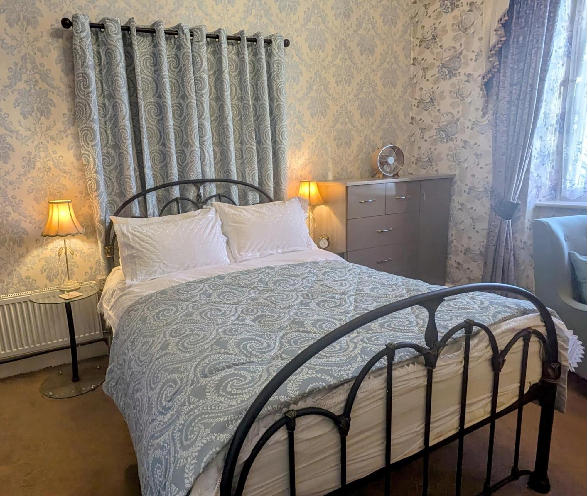 Stratford House Exclusively For Adults Hotel Llandudno Bagian luar foto