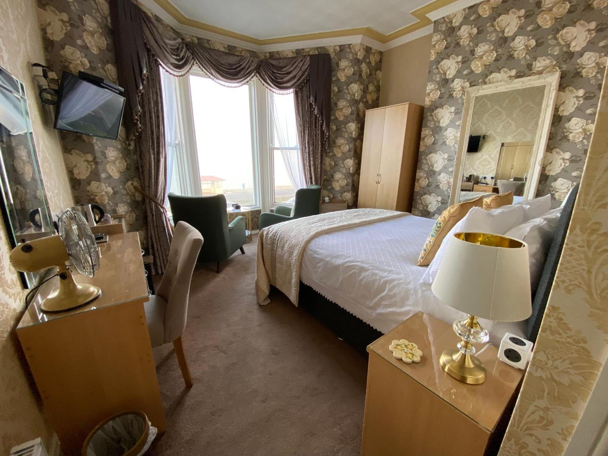 Stratford House Exclusively For Adults Hotel Llandudno Bagian luar foto