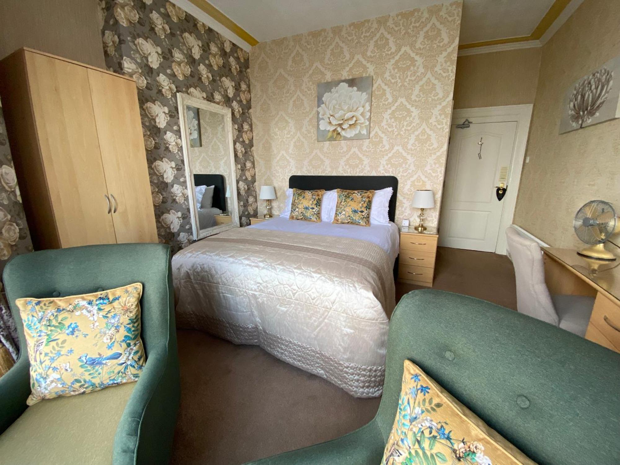 Stratford House Exclusively For Adults Hotel Llandudno Bagian luar foto