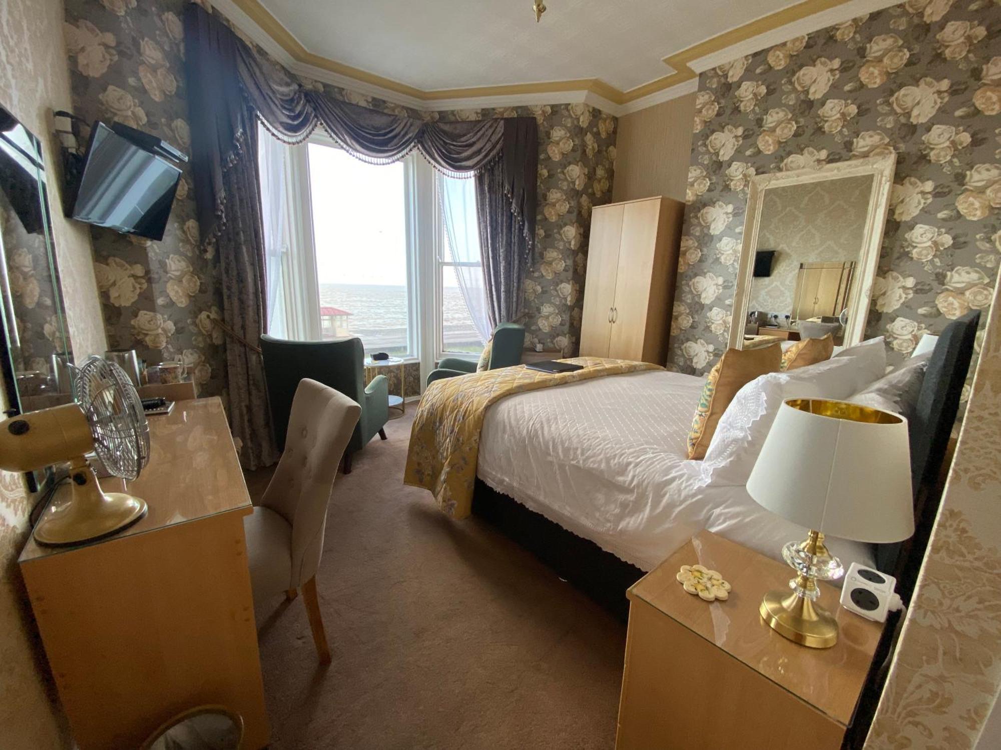 Stratford House Exclusively For Adults Hotel Llandudno Bagian luar foto